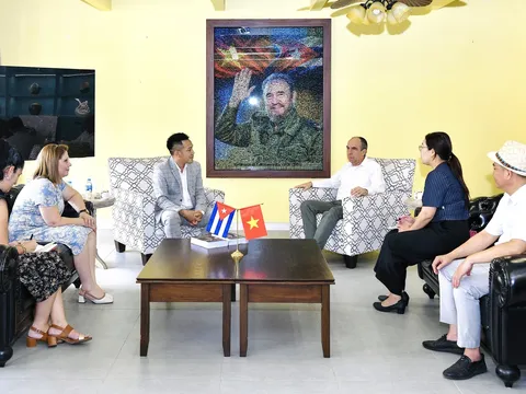 Viện Kinh tế, Văn hóa và Nghệ thuật với ba tác phẩm thể hiện lòng tri ân Lãnh tụ Cuba Fidel Castro Ruz