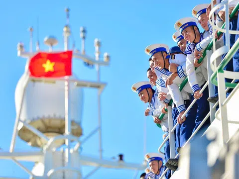 Khai mạc triển lãm "Hoàng Sa, Trường Sa - Tổ quốc nơi đầu sóng" và "Hải quân nhân dân Việt Nam anh hùng - 70 năm hành trình giữ biển".
