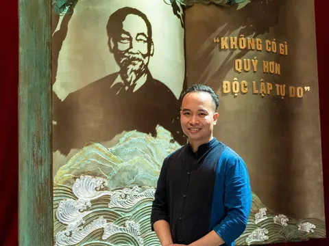 Nghệ thuật điêu khắc ánh sáng của Nghệ nhân Bùi Văn Tự: Khi cái bóng trở thành linh hồn của tác phẩm