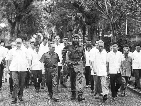 Chuyến đi qua vĩ tuyến 17: Bản lĩnh của vị tổng tư lệnh Fidel Castro giữa vùng chiến sự (Bài 9)
