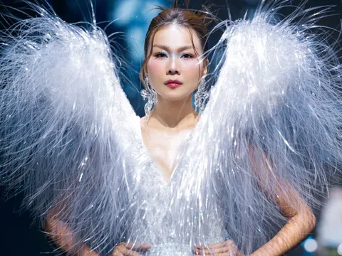 Thanh Hằng – “Chị đại” làng mẫu và đặc quyền vedette hiếm có tại show diễn của Lê Thanh Hòa