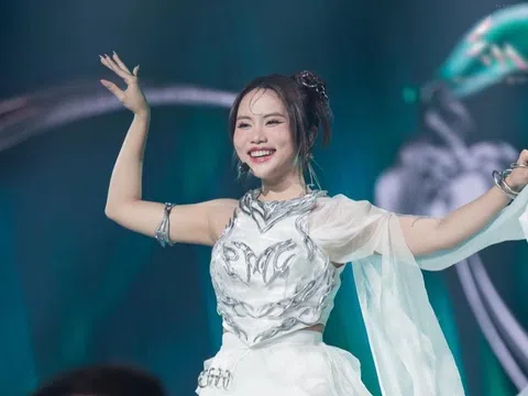 Phương Mỹ Chi: Từ “cô bé dân ca” đến nghệ sĩ Gen Z trưởng thành với bản sắc âm nhạc riêng