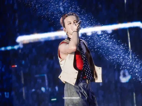 G-Dragon “gây sốt” khi biểu diễn dưới mưa, khuấy động hàng chục nghìn khán giả Việt Nam