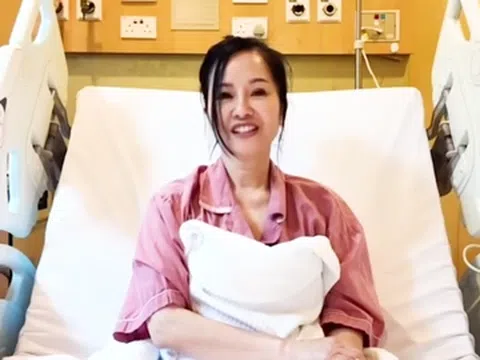 Ca sĩ Hồng Nhung: “Thông báo mình bị ung thư là một quyết định tàn bạo”