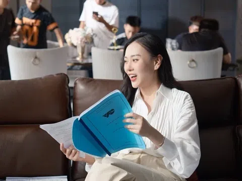 Phương Oanh: Hạnh phúc làm mẹ và sẵn sàng trở lại với nghệ thuật