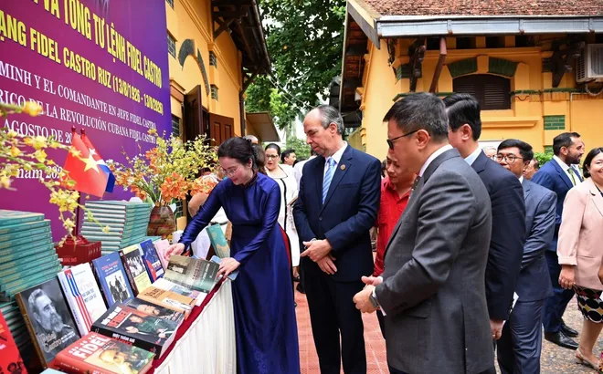 PHOTO: Trưng bày chuyên đề “Chủ tịch Hồ Chí Minh - Tổng tư lệnh Fidel Castro nghĩa tình son sắt đặc biệt”