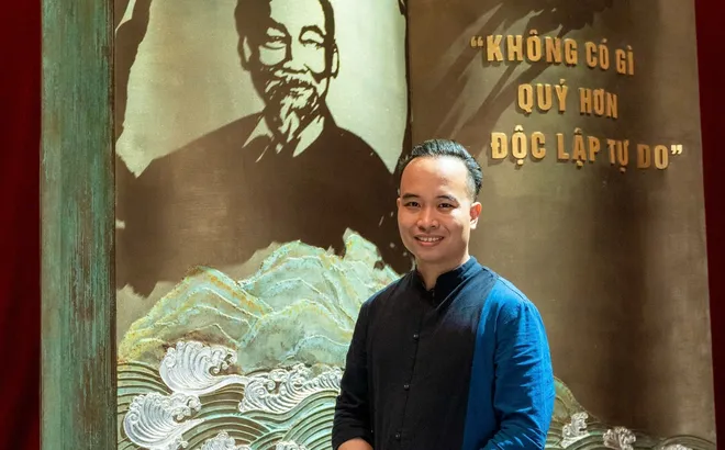 Nghệ thuật điêu khắc ánh sáng của Nghệ nhân Bùi Văn Tự: Khi cái bóng trở thành linh hồn của tác phẩm